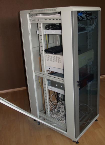 купить серверный шкаф 600x800x32U Серверный шкаф