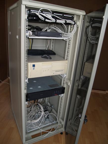 Шкаф серверный 600x800x32U 